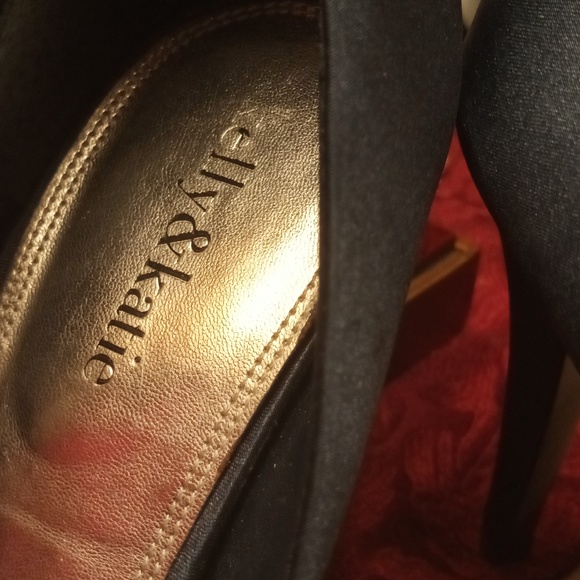 2nd pair of Kelly & Katie - Picture 5 of 16